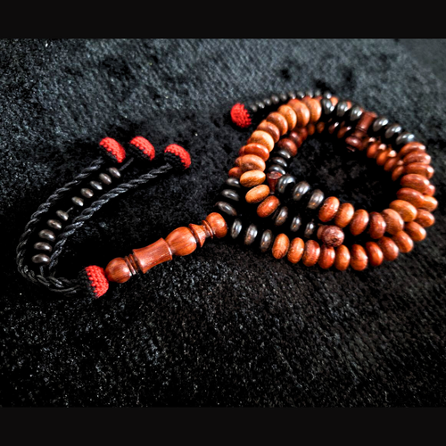 مسبحة خشب الورد المطعم بالأبانوس  - مسبحة الورد - ١٠٠ حبة DHIKR